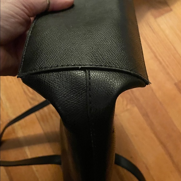 Michale Kors Black tote - Picture 7 of 7